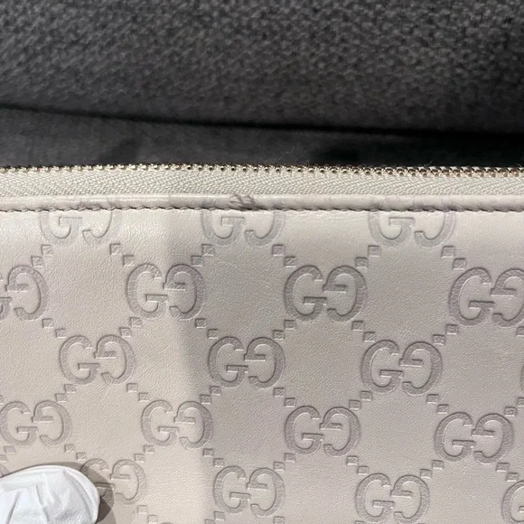 Authentic Gucci Guccissima Ivory Leather long zip around wallet - Picture 13 of 16